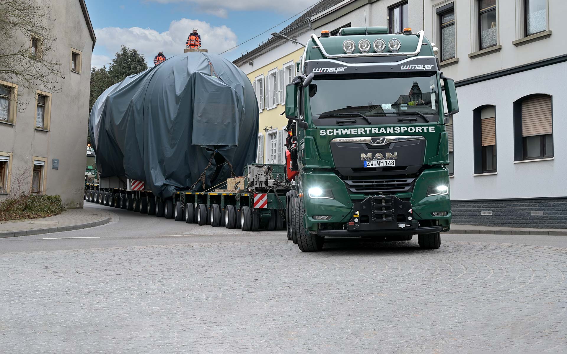 Schwer am Start  Trucker's World Schweiz